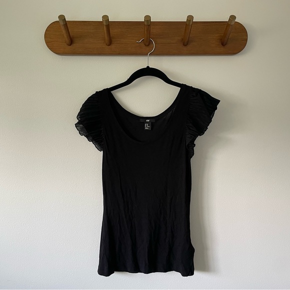 H&M black flutter sleeve tee, XS - Picture 4 of 4